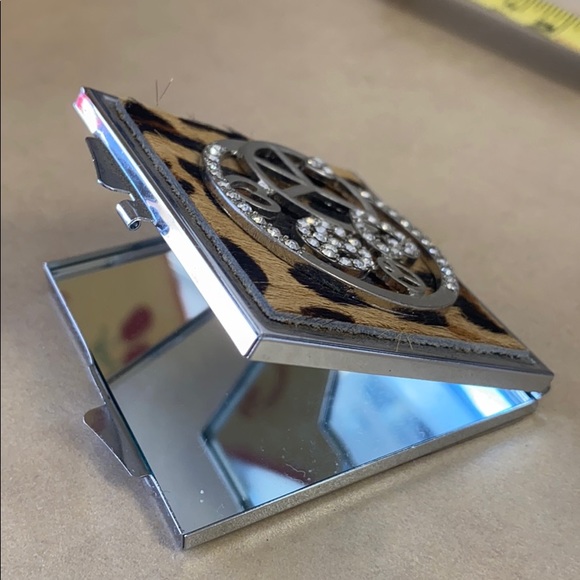 Leopard Peace and love mirror compact. Brand new. - Picture 2 of 3